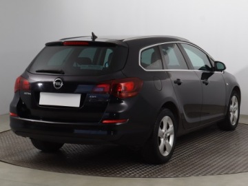 Opel Astra J Sports Tourer 1.7 CDTI ECOTEC 110KM 2011 Opel Astra 1.7 CDTI, Salon Polska, Navi, Klima, zdjęcie 4