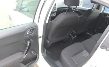 Peugeot 208 I Hatchback 5d Facelifting 1.6 BlueHDi 75KM 2017 Peugeot 208 1.6 Diesel 75KM, zdjęcie 9