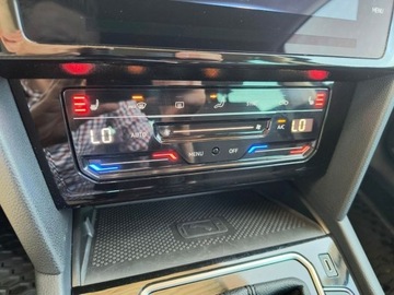 Volkswagen Passat B8 Variant Facelifting 2.0 TDI SCR 200KM 2022 Volkswagen Passat serwis ASO 2.0TDI 200KM bezwypadkowy pakiety AppConnect, zdjęcie 24