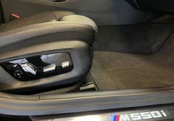 BMW Seria 5 G30-G31 M5 Limuzyna Facelifting 4.4 M550i 530KM 2022 BMW Seria 5 Pelna oferta na R-CARS.pl 4.4 Benzyna 530KM, zdjęcie 8