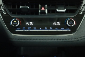 Toyota Corolla XII Sedan 1.5 VVT-i 125KM 2022 Toyota Corolla 1.5 VVT-i, Salon Polska, zdjęcie 9