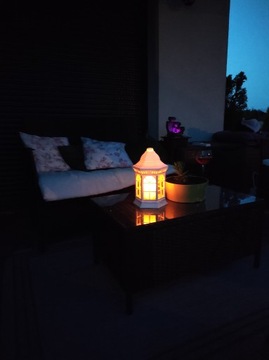 Белый садовый фонарь