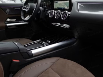 Mercedes GLA II Off-roader Facelifting 2.0 220 190KM 2025 MERCEDES-BENZ GLA 220 4-Matic AMG Line 2.0 (190KM) 2025, zdjęcie 11