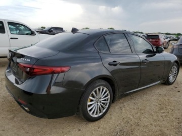 Alfa Romeo Giulia II Sedan 2.0 TBi 280KM 2018 Alfa Romeo Giulia 2018 ALFA ROMEO GIULIA TI Q4 2.0 Benzyna 280KM, zdjęcie 4