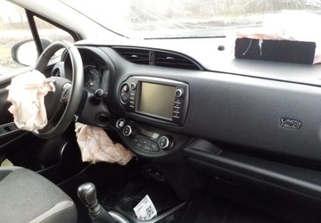 Toyota Yaris III Hatchback 5d Facelifting 2017 1.5 Dual VVT-iE 111KM 2019 Toyota Yaris Y20 Okazja 1.5 Benzyna 111KM, zdjęcie 14