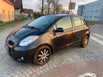 Toyota Yaris III Hatchback 5d 1.4 D-4D DPF 90KM 2011 Toyota Yaris II 1.4 D4D 90 KM NAVI KAMERA, zdjęcie 9