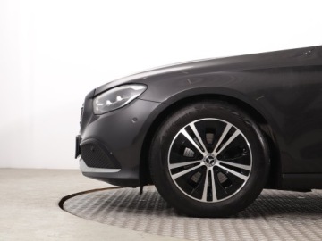 Mercedes Klasa E W213 Limuzyna Facelifting 2.0 E220d 194KM 2022 Mercedes E E 220 d, Salon Polska, 1. Właściciel, zdjęcie 14