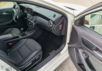 Mercedes Klasa A W176 Hatchback 5d 1.5 180 CDI BlueEFFICIENCY 109KM 2014 Mercedes-Benz Klasa A 1.5 Diesel 109KM, zdjęcie 19