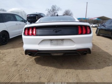 Ford Mustang VI 2022 Ford Mustang Ecoboost Fastback 2022 2.3 Benzyna 310KM, zdjęcie 4