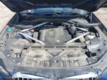 BMW X5 G05 2022 BMW X5 2022 BMW X5 xDrive40i Sports Activity Vehicle 3.0 Benzyna 335KM, zdjęcie 9