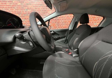 Peugeot 208 I Hatchback 3d 1.2 VTI 82KM 2013 Peugeot 208 Czujniki Kamera niski przebieg Gwarancja w cenie WarszawaVLAV, zdjęcie 10