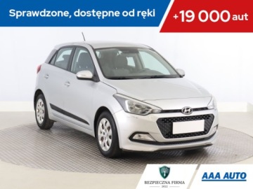 Hyundai i20 I Hatchback 5d Facelifting 1.1 CRDi 75KM 2015 Hyundai i20 1.1 CRDi, Salon Polska, Serwis ASO