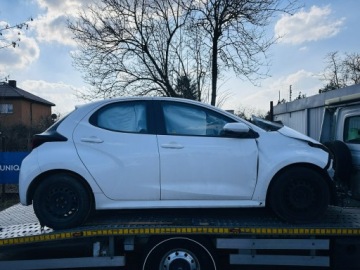 Toyota Yaris IV Hatchback 1.5 Dynamic Force 125KM 2022 Toyota Yaris 1.5benz 125KM/Salon PL/I WŁ/FV23%, zdjęcie 4