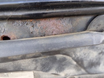 KAPOTA KRYT MOTORU MITSUBISHI GRANDIS