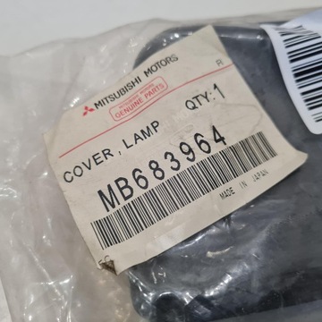 MITSUBISHI PAJERO 93-94 KRYT POUZDRO SVĚTLA STOP MB683964