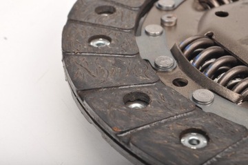 POLO IV 1.2 6V НАЖИМАТЕЛЬНЫЙ ДИСК СЦЕПЛЕНИЯ 3082000797