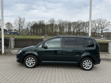 Volkswagen Touran I 1.9 TDI 105KM 2010 Volkswagen Touran 1,9 tdi autamat DSG ładny, zdjęcie 4