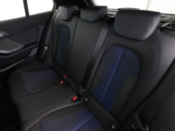 BMW Seria 1 F40 Hatchback M 2.0 M135i 306KM 2022 BMW 135 FV23% M135i 306KM Navi Czujniki przód i, zdjęcie 16