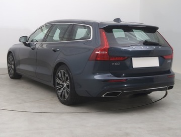 Volvo V60 II  Kombi 2.0 D4 190KM 2019 Volvo V60 D4 2.0, 187 KM, Automat, Skóra, Navi, zdjęcie 3