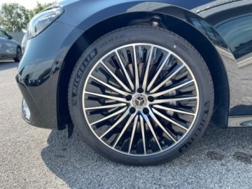 Mercedes Klasa E W214 Sedan 2.0 200 204KM 2025 E Klasa 200 4-Matic AMG 2.0 (204KM) 2025, zdjęcie 4