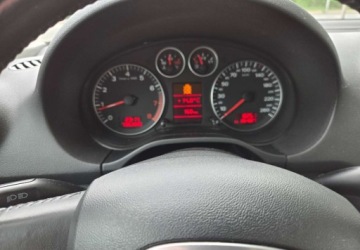 Audi A3 8P Hatchback 3d 1.6 FSI 115KM 2004 Audi A3 Sportback Audi A3 Klimatronik 1.6 Benzyna 116KM, zdjęcie 7