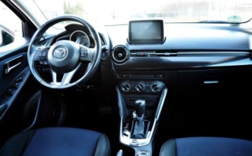 Mazda 2 III Hatchback 5d 1.5 SKY-G 90KM 2015 Mazda 2 Automat, Podgrzewane fotele, Czujniki parkowania tyl 1.5 Benzyna, zdjęcie 19