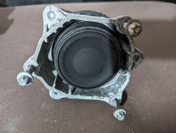 BMW 4 F32 F33 F36 2.0 B48 ULOŽENÍ ZAVĚŠENÍ MOTORU PRAVÁ 6859412 138/7