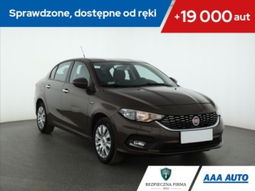 Fiat Tipo II Sedan 1.6 MultiJet 120KM 2016 Fiat Tipo 1.6 MultiJet, Salon Polska, Klima