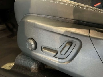 Volvo XC40 2025 VOLVO XC40 B3 Ultra Dark Suv 2.0 (177KM) 2025, zdjęcie 8