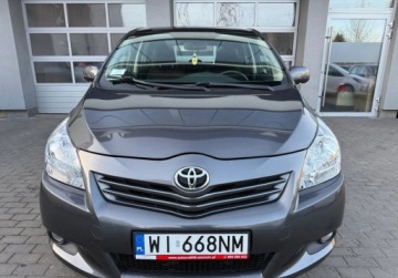 Toyota Verso Minivan 1.8 Valvematic 147KM 2010 Toyota Verso Automat, 7 osobowy, salon Polska, dach panoramiczny 1.8 147KM, zdjęcie 1