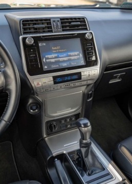 Toyota Land Cruiser VI MPV Faceliting 2.8 D-4D 177KM 2017 Toyota Land Cruiser Toyota Land Cruiser VI 2.8 D4D 4X4 177KM SALON POLSKA, zdjęcie 12