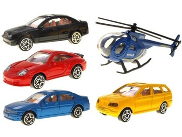 Большая многоэтажная парковка с лифтом, гаражом, автомобилями