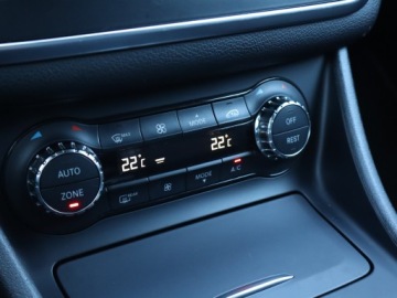 Mercedes CLA C117 Coupe 1.6 200 156KM 2016 Mercedes CLA 200, Salon Polska, Serwis ASO, zdjęcie 18