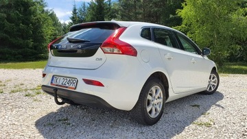 Volvo V40 II Hatchback 2.0 D2 DRIVE-E 120KM 2015 Volvo V40 2.0 D2 120KM # Momentum # Navi #, zdjęcie 1