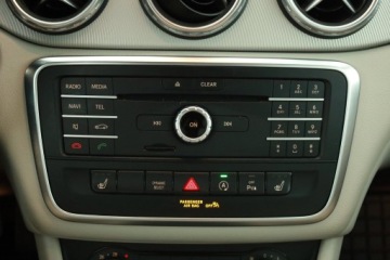 Mercedes GLA I Off-roader 1.6 200 156KM 2015 Mercedes GLA GLA 200, Salon Polska, Serwis ASO, zdjęcie 9