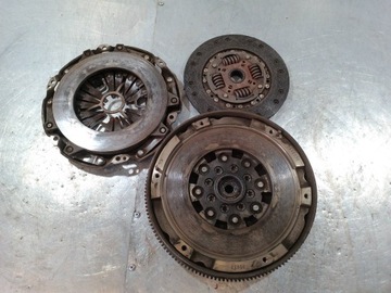 KOLO DVOUHMOTNÉ KOMPLETNÍ MERCEDES W203 A0212501501 2.2