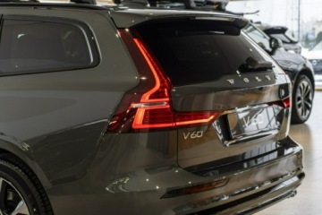 Volvo V60 II  Kombi Facelifting 2.0 B4 B 197KM 2026 Volvo V60 Plus Dark B4 Mild hybrid Benzyna 197 KM, zdjęcie 7