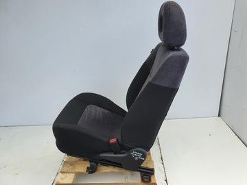 Mitsubishi Outlander И ПЕРЕДНЕЕ СИДЕНИЕ, СПРАВА ПАССАЖИРСКОГО