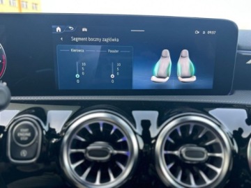 Mercedes Klasa A W177/V177 Hatchback AMG Facelifting 2.0 A35 306KM 2023 Mercedes-Benz Klasa A 35 AMG Night PakietPremium PlusPanoramaBurmester Sal, zdjęcie 26