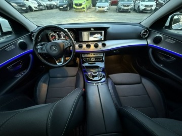 Mercedes Klasa E W213 Cabrio 2.0 200 184KM 2017 Mercedes E 200 Full-led. Automat Niski przebieg., zdjęcie 13