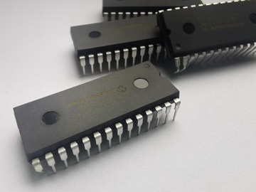 Микроконтроллер PIC16C57-HS/P
