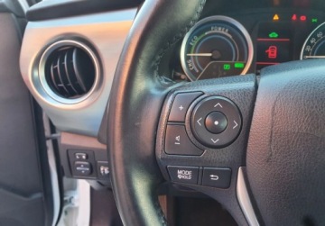 Toyota Auris II Touring Sports Hybrid 135 136KM 2014 Toyota Auris Hybryda Kamera GetHelp 1.8 Hybryda 136KM, zdjęcie 17