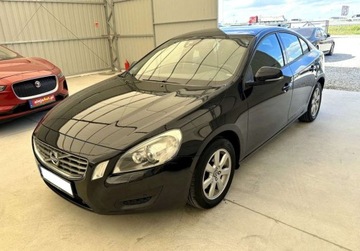 Volvo S60 II Sedan 2.0 D3 163KM 2013 Volvo S60 2.0 D 163 KM Salon PL automat Warszawa 2.0 Diesel 163KM, zdjęcie 2
