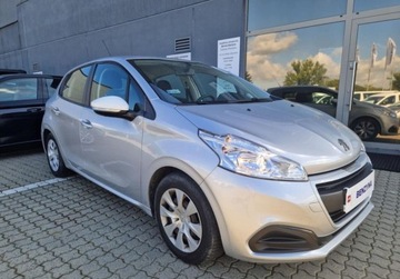 Peugeot 208 I Hatchback 5d Facelifting 1.2 PureTech 82KM 2018 Peugeot 208 Peugeot 208 1.2 Benz 82KM Active 1.2 Benzyna 82KM, zdjęcie 2