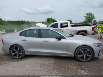 Volvo S60 III 2024 Volvo S60 B5 Core Dark Theme 2024 2.0l 2.0 Benzyna 247KM, zdjęcie 6