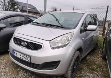 Kia Venga Mikrovan 1.4 DOHC CVVT 90KM 2011 Kia Venga 2011r, 1.4 Benzyna. Lekko uszkodzony lewy tyl. Jezdzi 1.4 90KM, zdjęcie 1