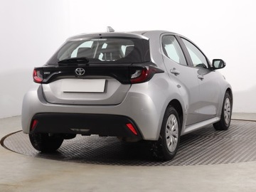 Toyota Yaris IV Hatchback 1.5 Dynamic Force 125KM 2023 Toyota Yaris 1.5 VVT-i, Salon Polska, zdjęcie 4