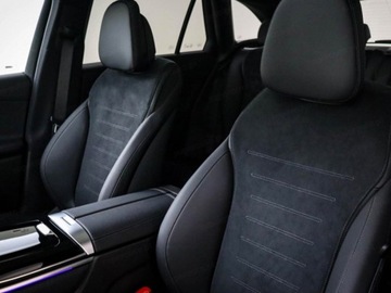 Mercedes GLC C254/X254 Coupe 2.0 200 204KM 2025 MERCEDES-BENZ GLC 200 4-Matic AMG Line 2.0 (204KM) 2025, zdjęcie 4