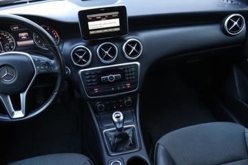 Mercedes Klasa A W176 Hatchback 5d Facelifting 180 122KM 2015 Mercedes A A 180, Skóra, Navi, Klima, Klimatronic, zdjęcie 7