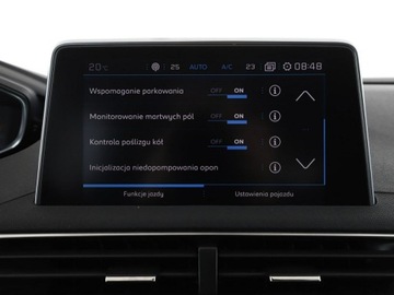 Peugeot 3008 II Crossover 1.6 BlueHDi 120KM 2017 Peugeot 3008 Navi Czujniki parkowania Klimatyzacja, zdjęcie 27